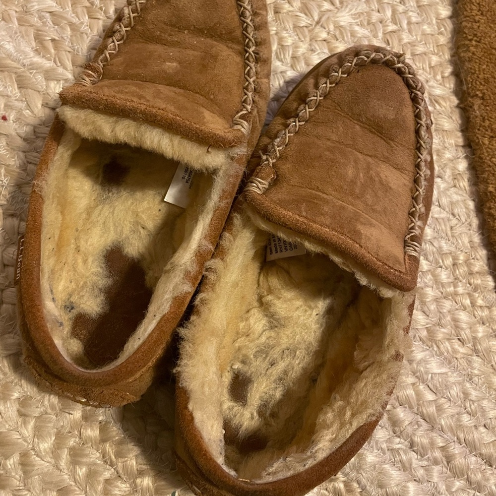 Well worn Ll bean slippers W7